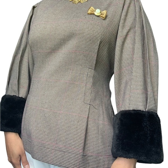 Zara - Puff Sleeve peplum cut Top - Small - Picture 9 of 11